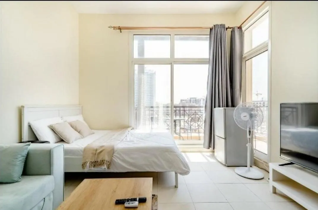 Апартаменты Serene Masters Bedroom With Balcony & Shared Kitchen Дубай ОАЭ